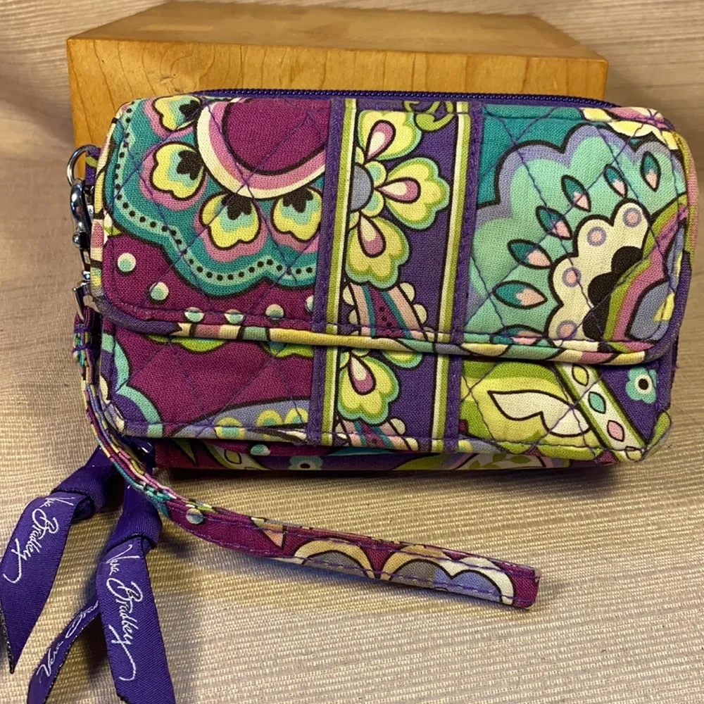 Vera Bradley quilted cotton wallet - Picture 16 of 16